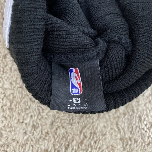 Atlanta Hawks NBA Ultra Game Beanie Black Red Gold Striped Patch Logo Knit Cap - Picture 4 of 4